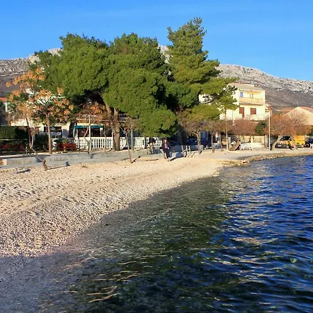 Fredy 30m From The Beach Apartman Kaštela